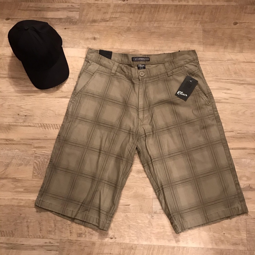 NWT Men’s flat front shorts size 33